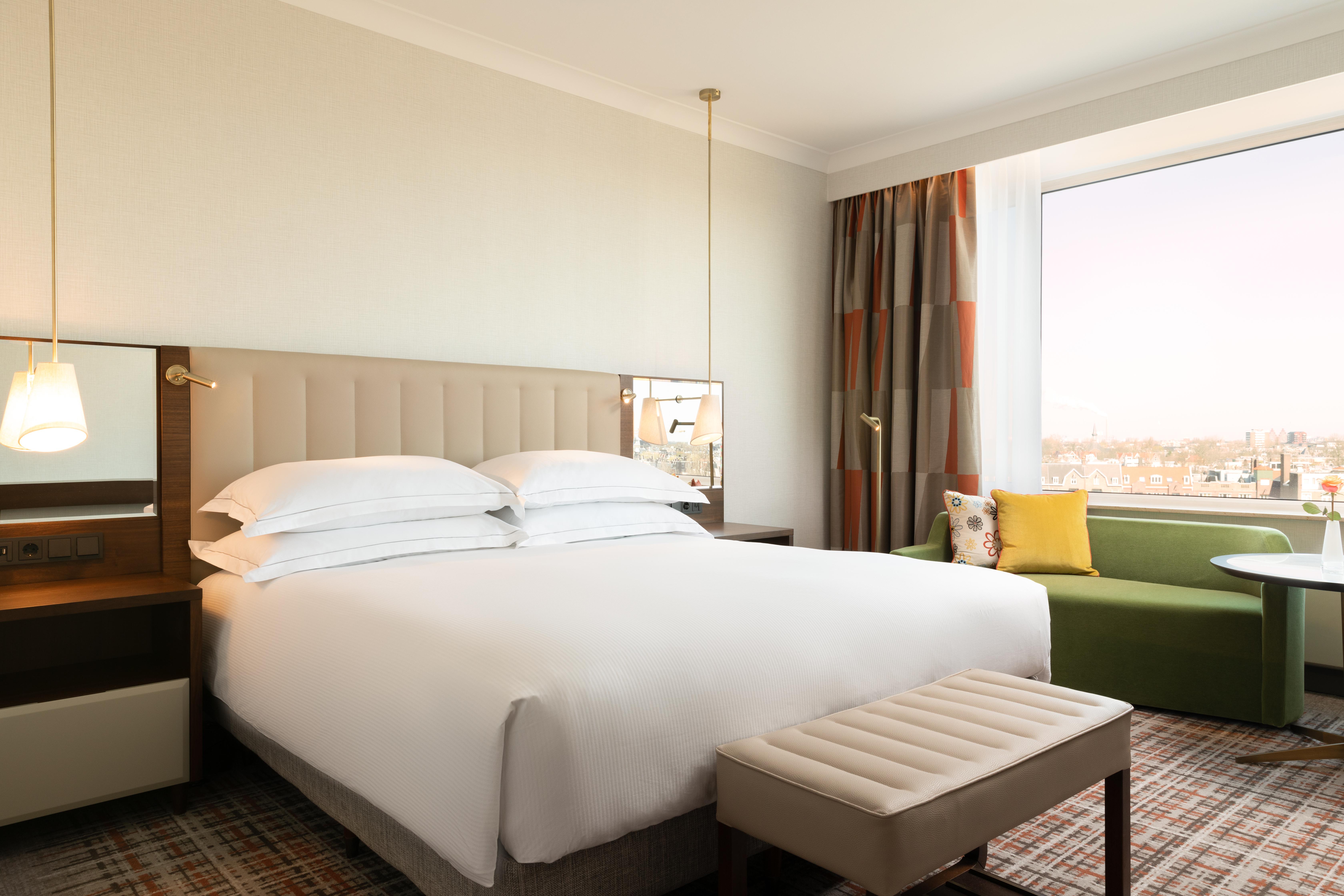 Hotel Hilton Amsterdam Esterno foto A room at the hotel