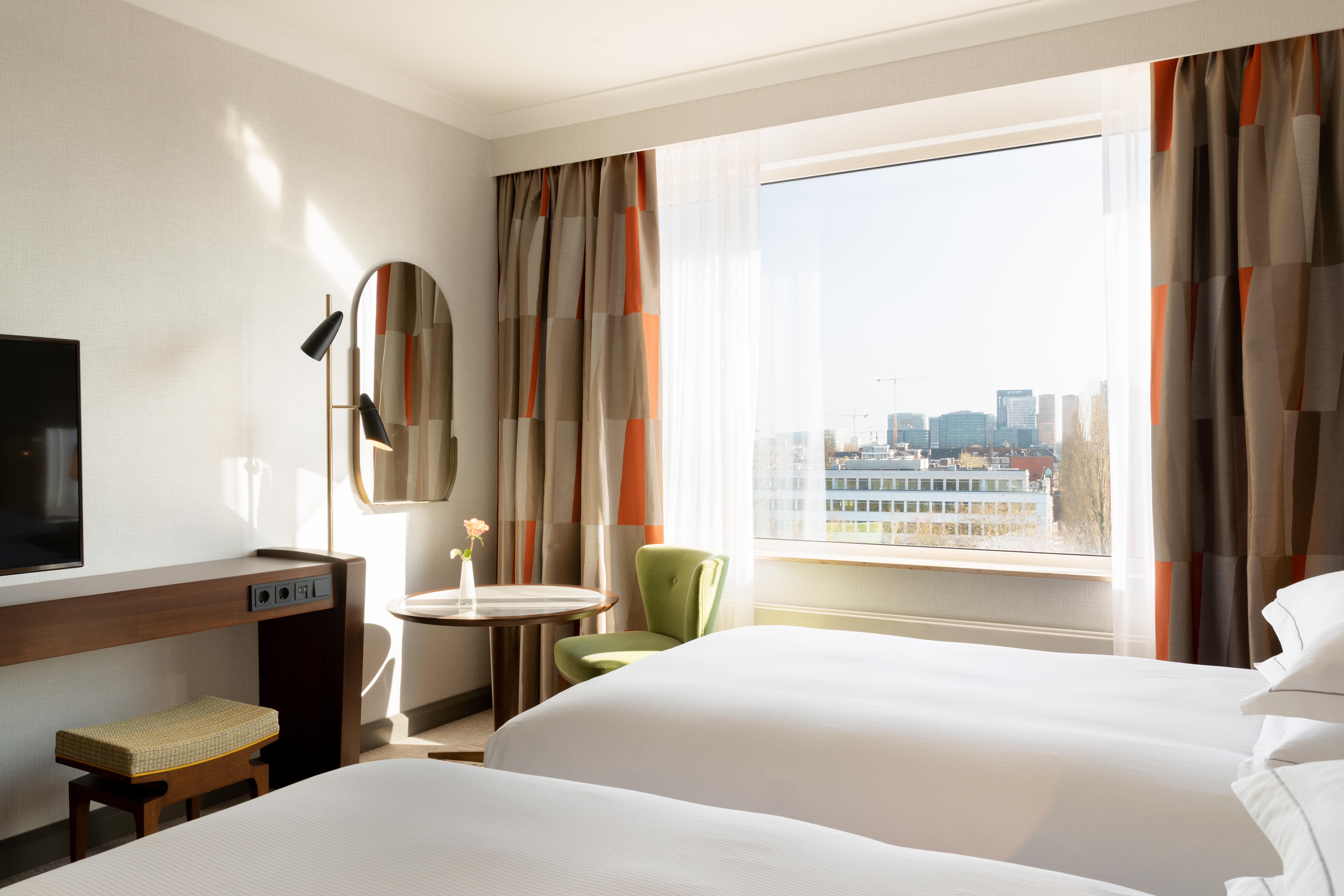 Hotel Hilton Amsterdam Esterno foto A room at the hotel