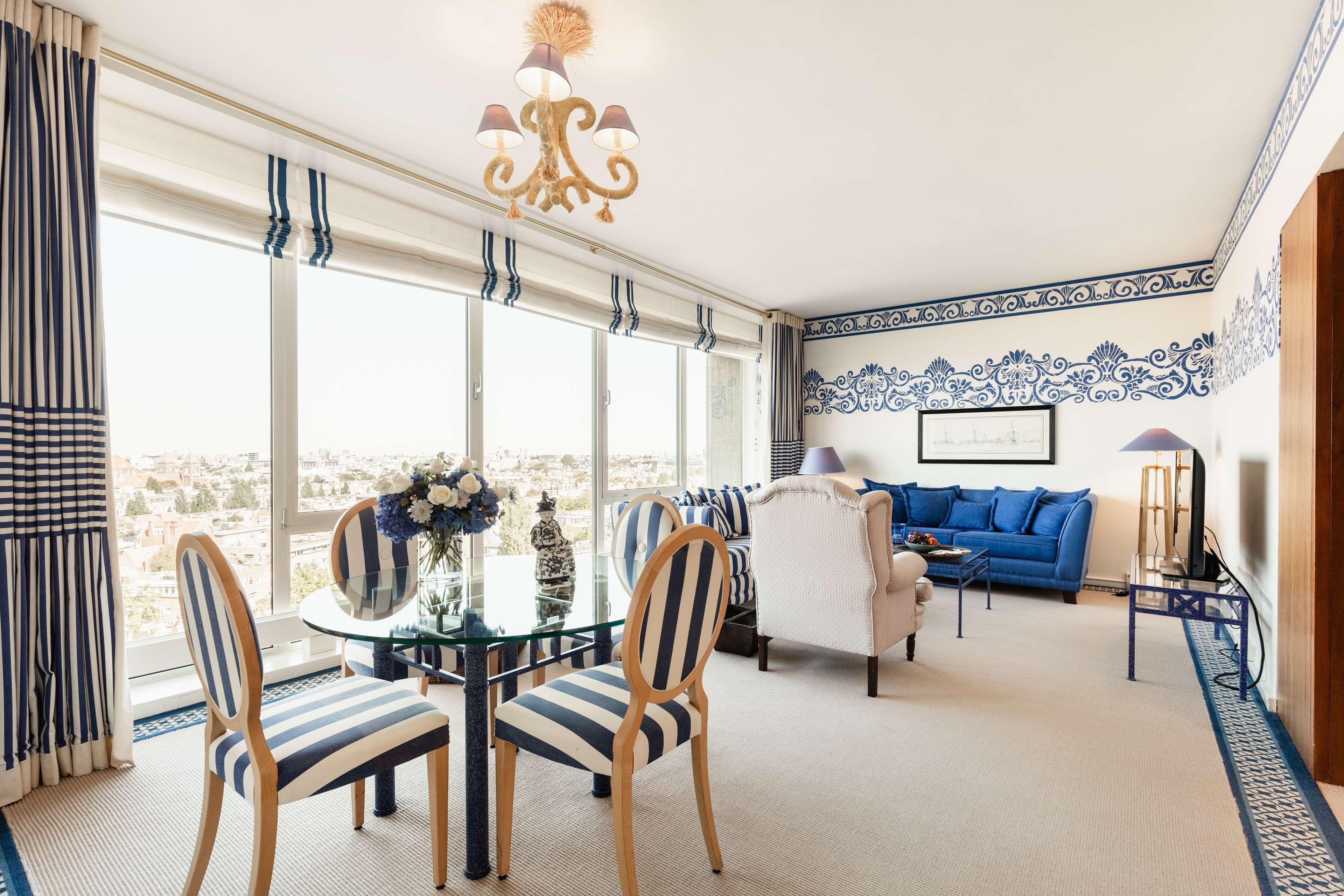 Hotel Hilton Amsterdam Esterno foto A suite at the Ritz-Carlton, Dubai