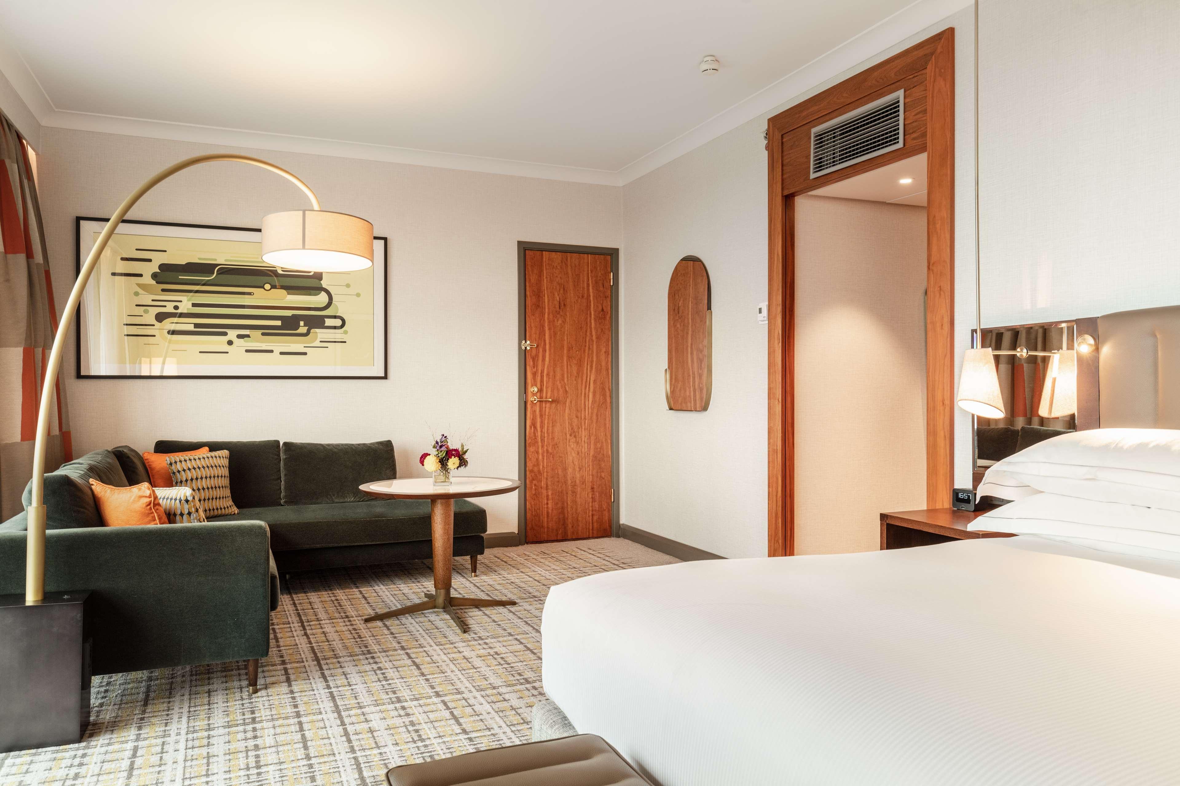 Hotel Hilton Amsterdam Esterno foto A room at the hotel