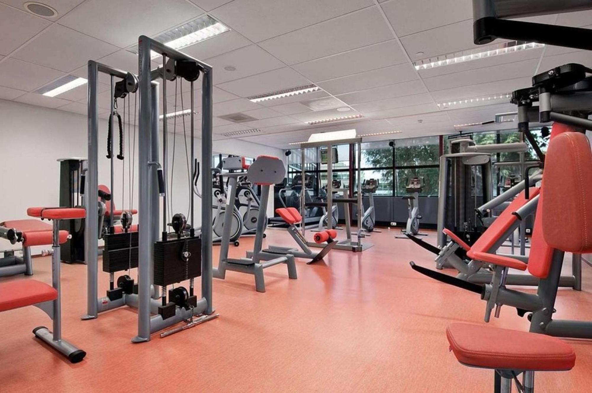 Hotel Hilton Amsterdam Esterno foto The gym at the University of Bath