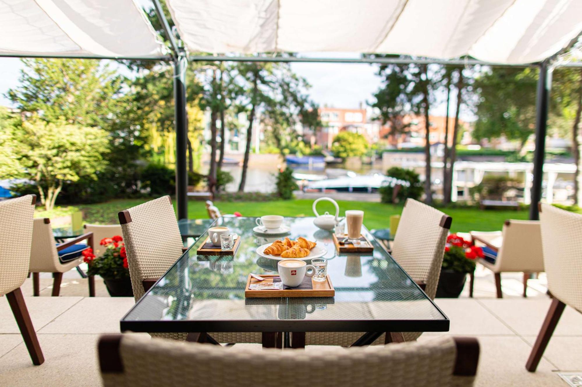 Hotel Hilton Amsterdam Esterno foto The Terrace
