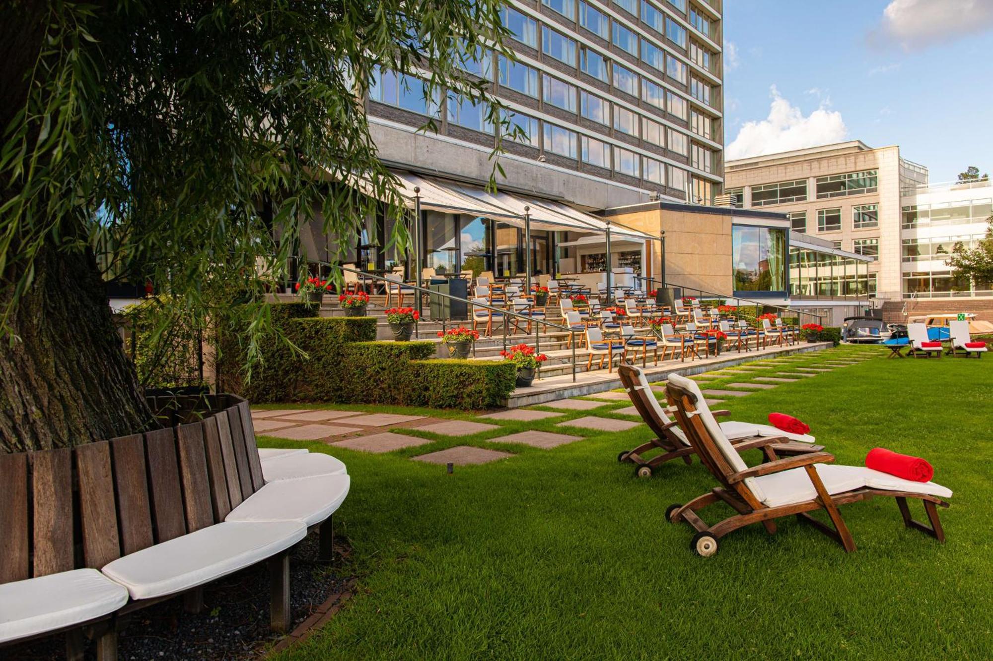 Hotel Hilton Amsterdam Esterno foto The garden